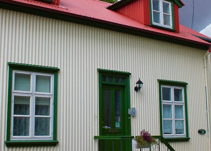 Grettir Guesthouse